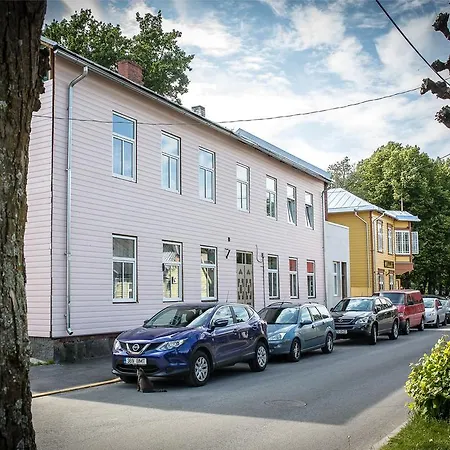 Karusselli 3 * Pärnu