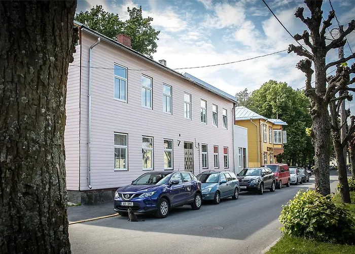 Karusselli 3 * Παρνού